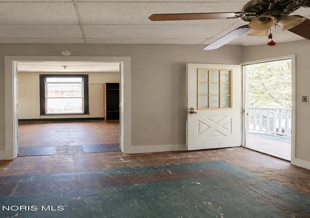 Photo 2 of Single family home for sale at 180 E Perry St, Tiffin, OH 44883 | MLS# 10012688 | Listing updated on 2026-08-30
