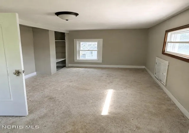 Photo 4 of Single family home for sale at 180 E Perry St, Tiffin, OH 44883 | MLS# 10012688 | Listing updated on 2026-08-30