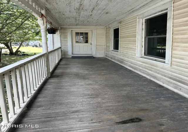 Photo 5 of Single family home for sale at 180 E Perry St, Tiffin, OH 44883 | MLS# 10012688 | Listing updated on 2026-08-30