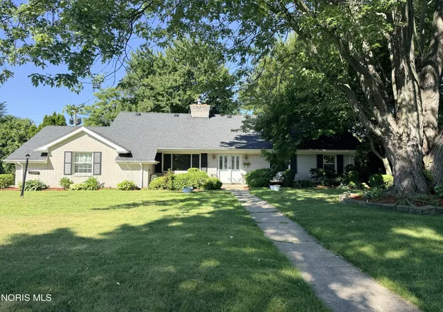 Single family home for sale at 2443 Amara Dr, Toledo, OH 43615 | MLS# 10012740