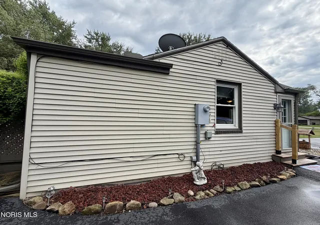 Photo 3 of Single family home for sale at 3426 Wilford Dr, Toledo, OH 43617 | MLS# 10012705 | Listing updated on 2026-09-25