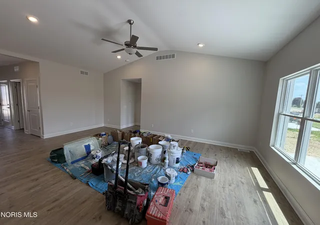 Photo 2 of Single family home for sale at 5040 Easton Dr, Oregon, OH 43616 | MLS# 10012715 | Listing updated on 2026-09-14