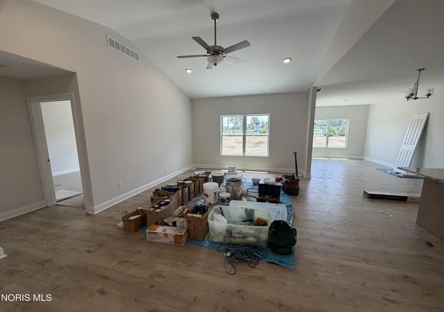 Photo 3 of Single family home for sale at 5040 Easton Dr, Oregon, OH 43616 | MLS# 10012715 | Listing updated on 2026-09-14