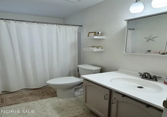 Listing Photo 2 - Condo for sale in building located at 5734 Aspen Dr, Toledo, OH 43615