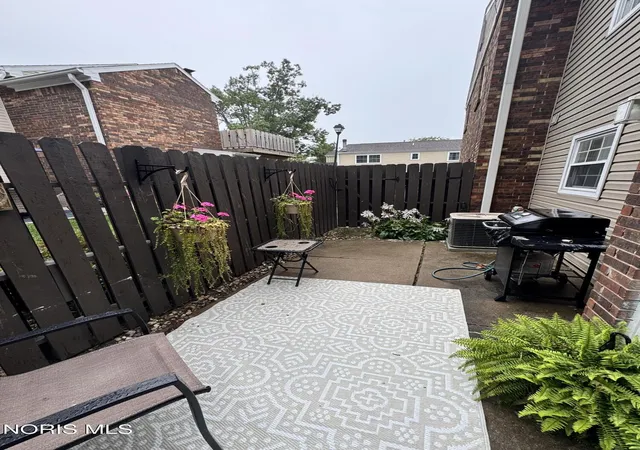 Photo 2 of Condo for sale at 5734 Aspen Dr, Toledo, OH 43615 | MLS# 10012722 | Listing updated on 2026-08-31