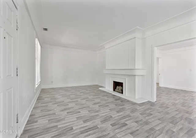 Photo 3 of Single family home for sale at 245 E Delaware Ave, Toledo, OH 43608 | MLS# 10012729 | Listing updated on 2026-09-02