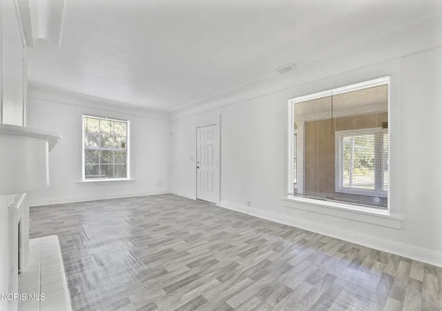 Photo 3 of Single family home for sale at 245 E Delaware Ave, Toledo, OH 43608 | MLS# 10012729 | Listing updated on 2026-10-05
