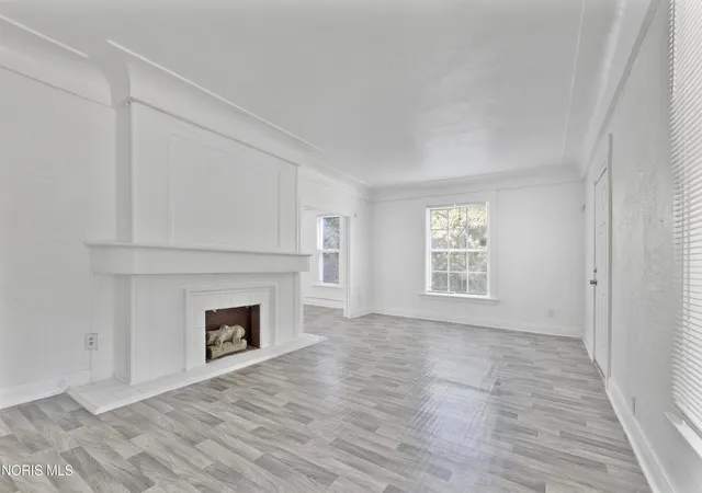 Photo 4 of Single family home for sale at 245 E Delaware Ave, Toledo, OH 43608 | MLS# 10012729 | Listing updated on 2026-10-05