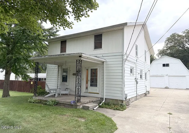 Single family home for sale at 3422 N Mccord Rd, Toledo, OH 43617 | MLS# 10013686