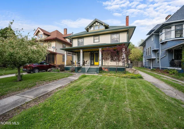 Photo 2 of Single family home for sale at 2514 Scottwood Ave, Toledo, OH 43610 | MLS# 10012751 | Listing updated on 2026-09-09