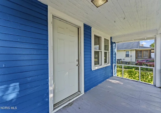 Photo 3 of Single family home for sale at 419 Clyde St, Toledo, OH 43605 | MLS# 10012776 | Listing updated on 2026-10-26