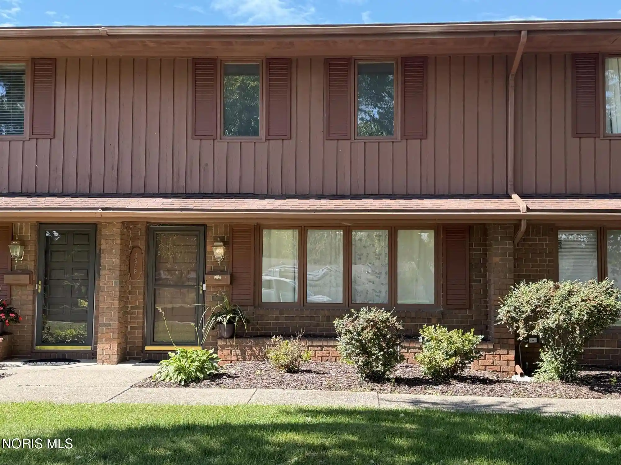 Listing Photo 1 - Condo for sale in 4049 Sherwood Forest Manor Rd located at 4049 Sherwood Forest Manor Rd, Toledo, OH 43623 - Unit #C10