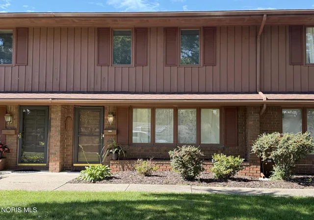 Photo 1 of Condo for sale at 4049 Sherwood Forest Manor Rd #C10, Toledo, OH 43623 | MLS# 10012954 | Listing updated on 2026-10-15