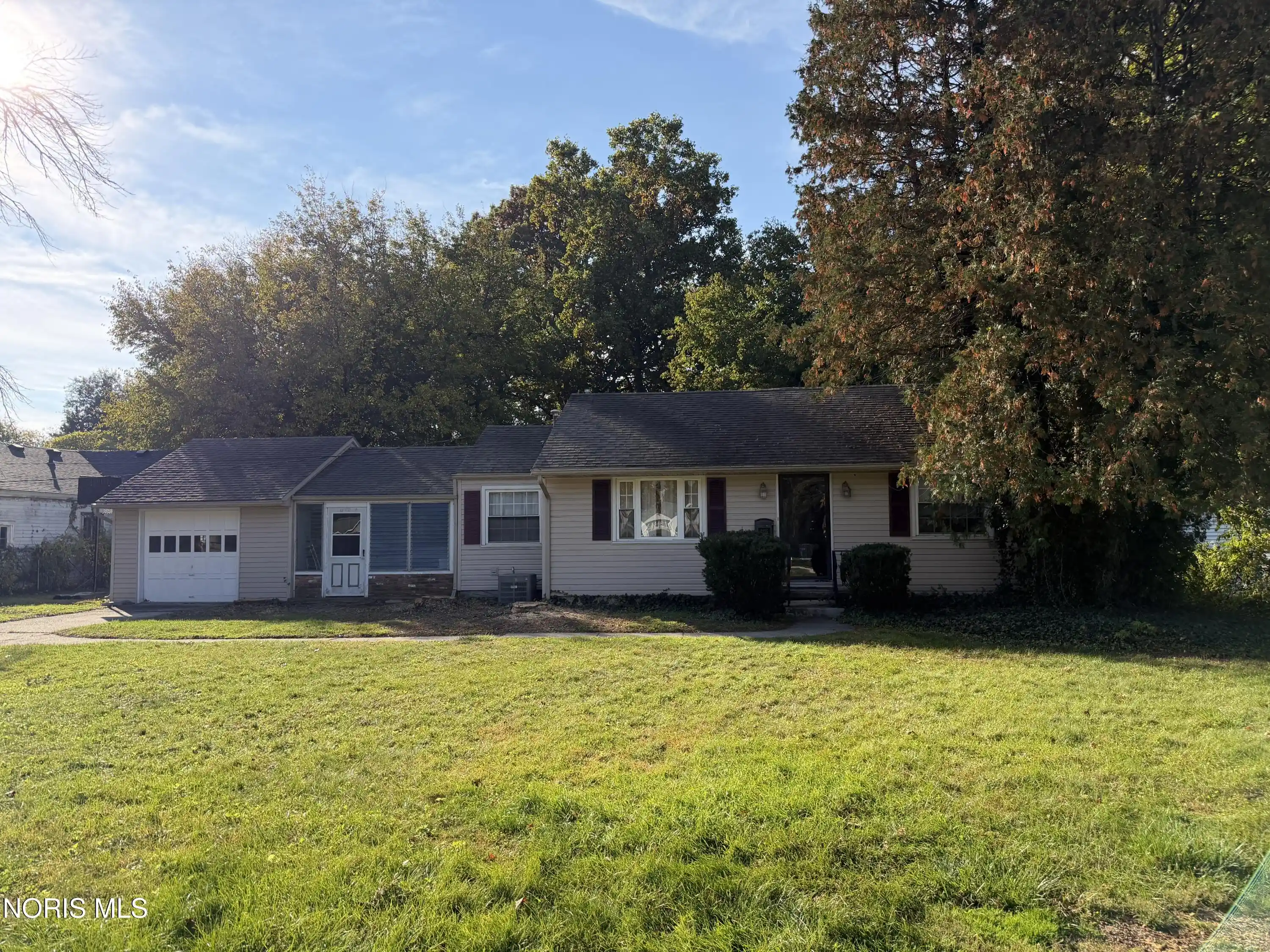 Single family home for sale at 4225 Willis Blvd, Toledo, OH 43623 | MLS# 10012889