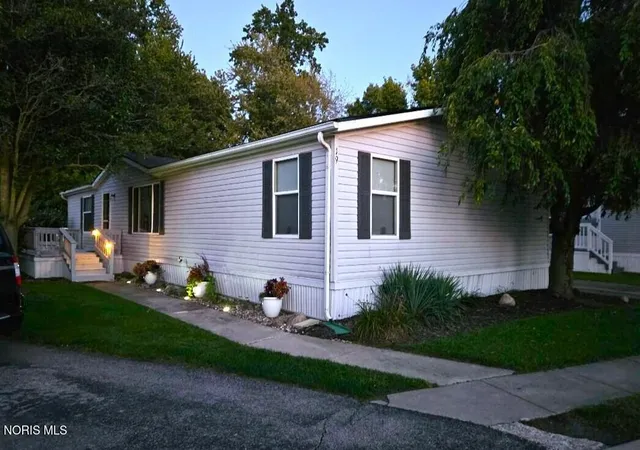 Photo 1 of Sale Pending at 715 S Holland Sylvania Rd #19, Toledo, OH 43615 | MLS# 10013113 | Listing updated on 2026-10-22