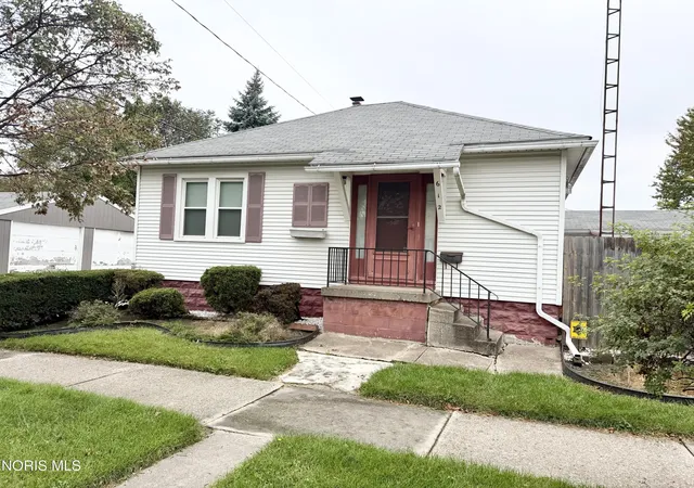 Photo 1 of Sale Pending at 612 Thurston St, Toledo, OH 43605 | MLS# 10014760 | Listing updated on 2026-10-25