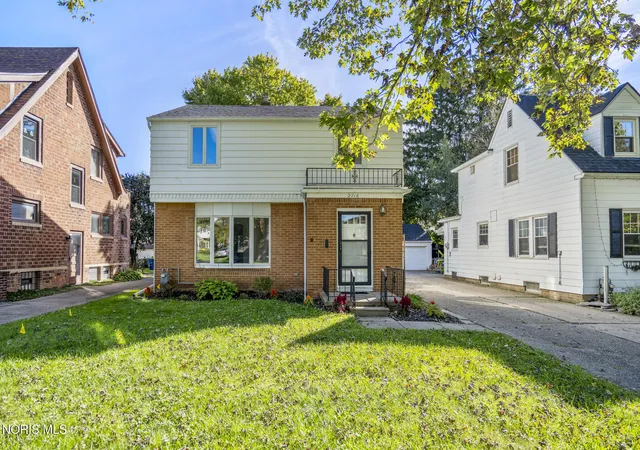 Photo 1 of Single family home for sale at 2716 Powhattan Pkwy, Toledo, OH 43606 | MLS# 10013443 | Listing updated on 2026-10-26