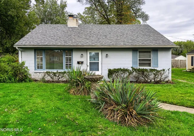 Photo 1 of Single family home for sale at 1928 Copley Dr, Toledo, OH 43615 | MLS# 10013500 | Listing updated on 2026-10-15