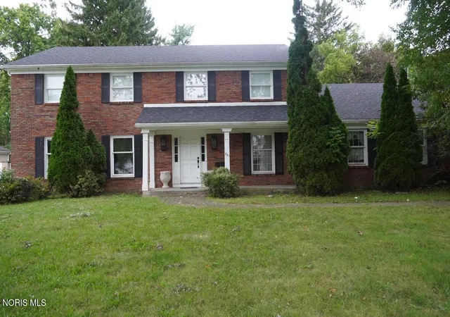 Single family home for sale at 731 Kumler Dr, Maumee, OH 43537 | MLS# 10015101
