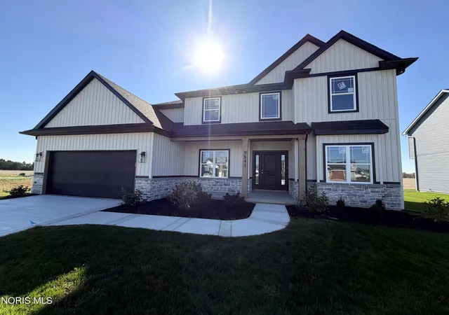 Single family home for sale at 9841 Featherwood Ln, Sylvania, OH 43560 | MLS# 10013818