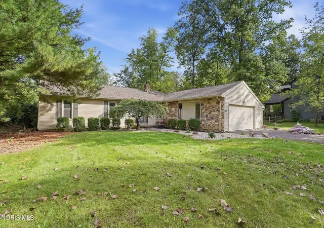 Photo 1 of Single family home for sale at 15576 Thornwood Dr, Findlay, OH 45840 | MLS# 10014912 | Listing updated on 2026-10-26