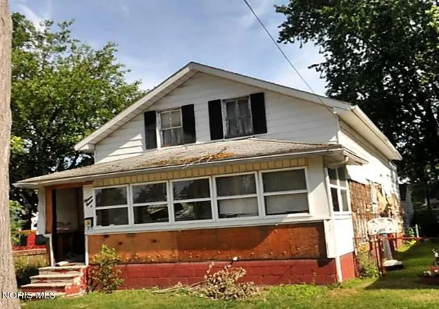 Photo 1 of Single family home for sale at 1313 Page St, Toledo, OH 43608 | MLS# 10014071 | Listing updated on 2026-09-30