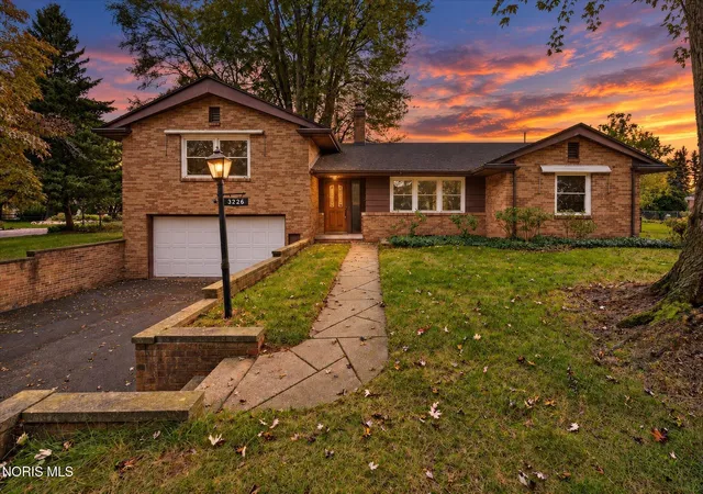 Photo 1 of Single family home for sale at 3226 Hargo Rd, Toledo, OH 43606 | MLS# 10014217 | Listing updated on 2026-10-13
