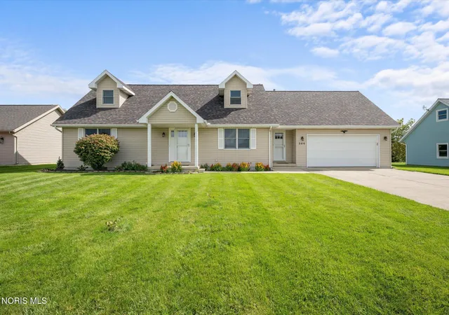 Photo 1 of Single family home for sale at 304 Michaelis Dr, Napoleon, OH 43545 | MLS# 10013975 | Listing updated on 2026-10-12