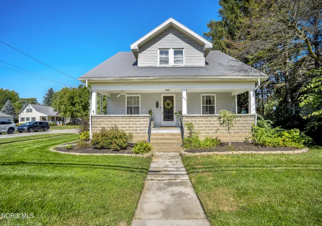 Photo 1 of Single family home for sale at 922 Farnsworth Rd, Waterville, OH 43566 | MLS# 10013915 | Listing updated on 2026-10-06