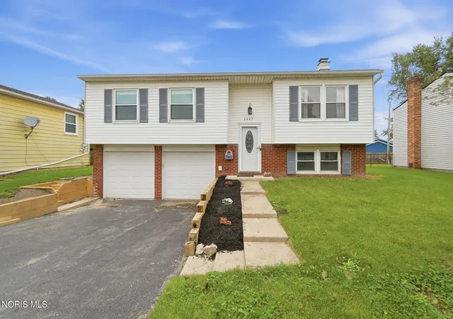 Single family home for sale at 2443 Bedford Ln, Northwood, OH 43619 | MLS# 10013954