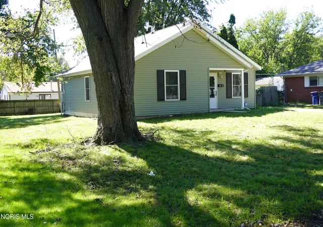 Photo 1 of Sale Pending at 2027 Ketner Ave, Toledo, OH 43613 | MLS# 10013972 | Listing updated on 2026-10-28