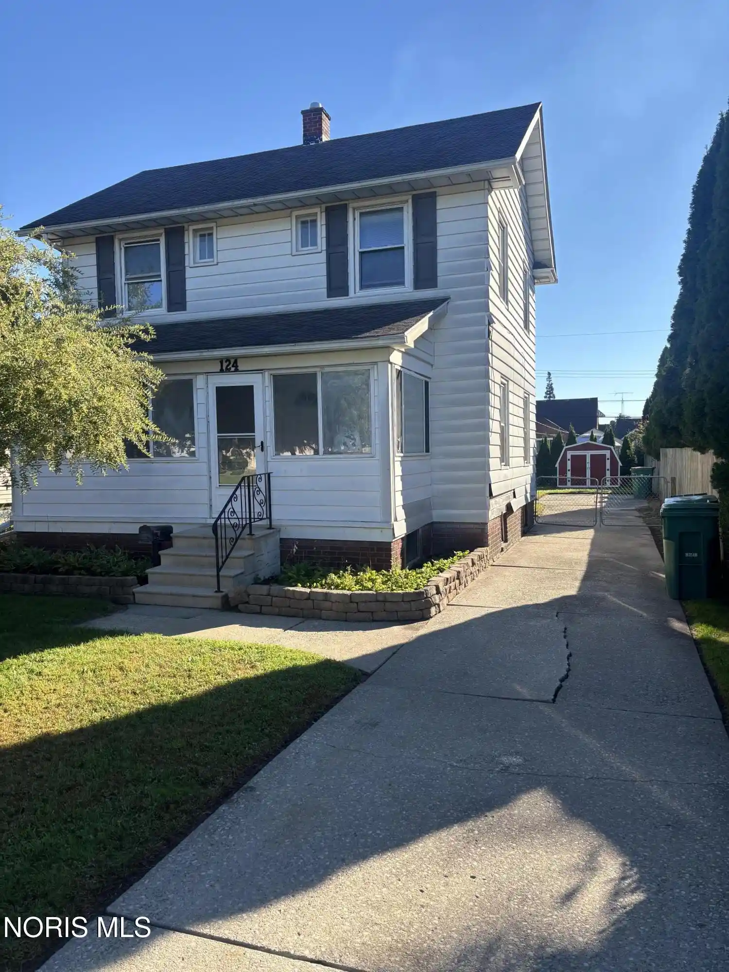 Single family home for sale at 124 Helen Dr, Rossford, OH 43460 | MLS# 10014020