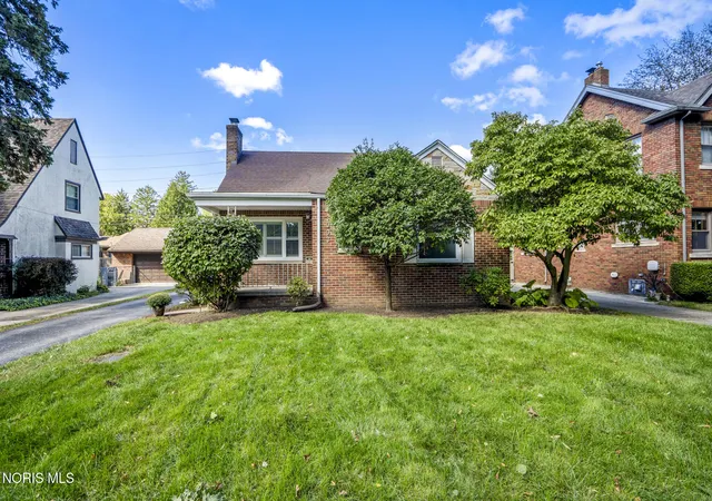 Photo 1 of Single family home for sale at 3003 Goddard Rd, Toledo, OH 43606 | MLS# 10014002 | Listing updated on 2026-10-24