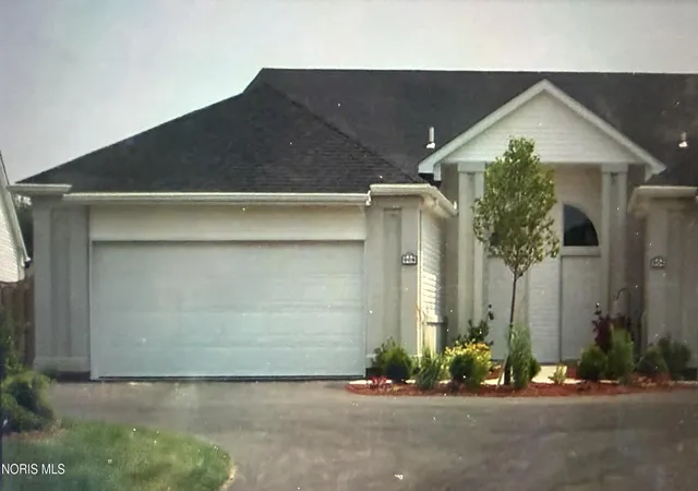 Photo 1 of Sale Pending at 908 Hilltop Ln, Toledo, OH 43615 | MLS# 10014244 | Listing updated on 2026-10-28