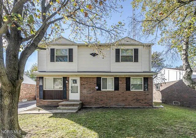 Photo 1 of Single family home for sale at 808 Butterfield Dr, Toledo, OH 43615 | MLS# 10013993 | Listing updated on 2026-10-20
