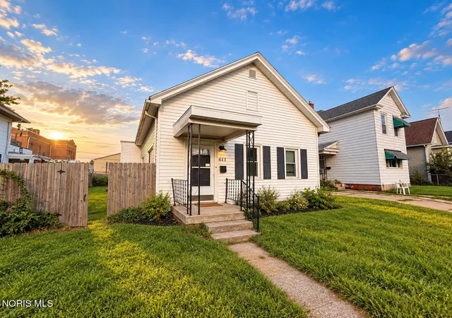 Photo 1 of Single family home for sale at 611 Oswald St, Toledo, OH 43605 | MLS# 10014016 | Listing updated on 2026-09-29