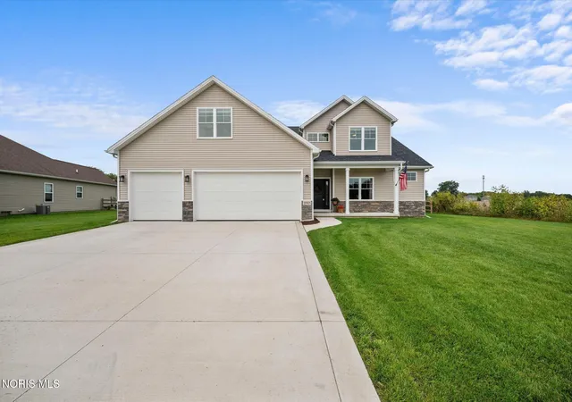 Single family home for sale at 2910 Setter Point Dr, Maumee, OH 43537 | MLS# 10014226
