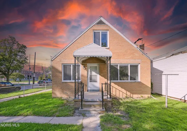 Photo 1 of Sale Pending at 1502 Nevada St, Toledo, OH 43605 | MLS# 10014035 | Listing updated on 2026-10-13