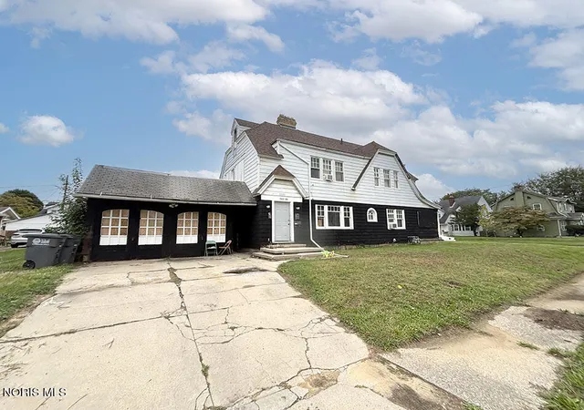 Photo 1 of Multi family home for sale at 2020 Fernwood Ave, Toledo, OH 43607 | MLS# 10013999 | Listing updated on 2026-10-23