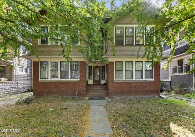 Photo 1 of Multi family home for sale at 405 Victoria Pl, Toledo, OH 43610 | MLS# 10014101 | Listing updated on 2026-10-14