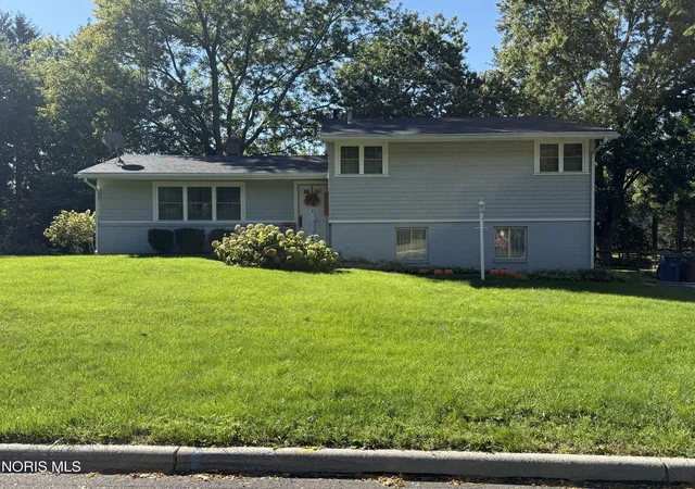 Single family home for sale at 120 Cranden Dr, Perrysburg, OH 43551 | MLS# 10014400