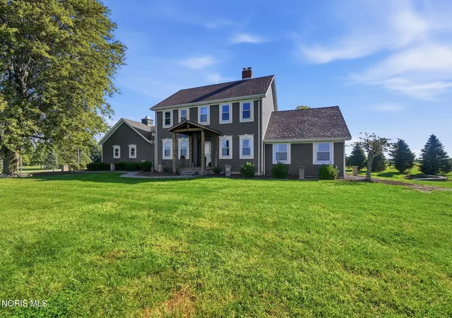 Photo 1 of Single family home for sale at 13902 Huffman Rd, Bowling Green, OH 43402 | MLS# 10014080 | Listing updated on 2026-09-30