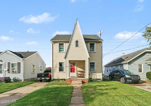 Photo 1 of Sale Pending at 240 W Crawford Ave, Toledo, OH 43612 | MLS# 10014073 | Listing updated on 2026-10-27