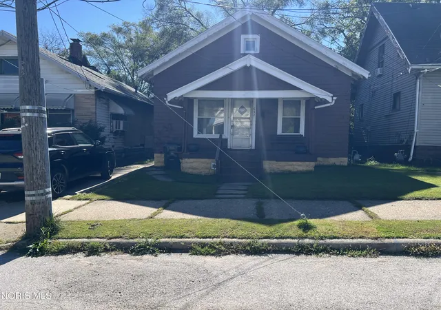 Photo 1 of Sale Pending at 651 Curtis St, Toledo, OH 43609 | MLS# 10014065 | Listing updated on 2026-10-14