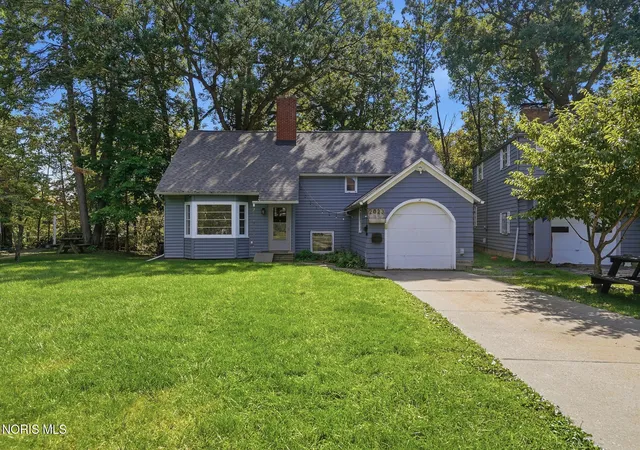 Photo 1 of Single family home for sale at 2023 Riverview Ct, Toledo, OH 43614 | MLS# 10014066 | Listing updated on 2026-10-16