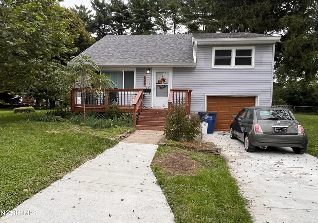 Photo 1 of Single family home for sale at 129 Melody Ln, Toledo, OH 43615 | MLS# 10014115 | Listing updated on 2026-10-01