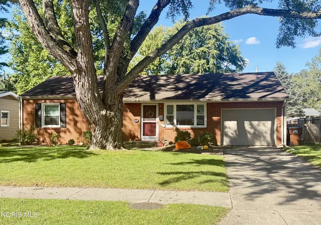Photo 1 of Single family home for sale at 828 Cherry Ln, Waterville, OH 43566 | MLS# 10014092 | Listing updated on 2026-10-13