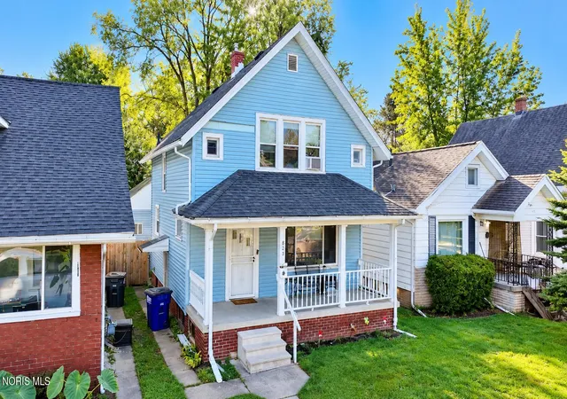 Photo 1 of Single family home for sale at 823 Toronto Ave, Toledo, OH 43609 | MLS# 10014084 | Listing updated on 2026-09-30
