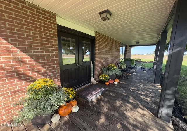Single family home for sale at 17647 County Rd C, Bryan, OH 43506 | MLS# 10014220