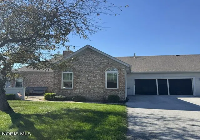 Condo for sale at 74 Stonegate Cir, Bowling Green, OH 43402 | MLS# 10014131